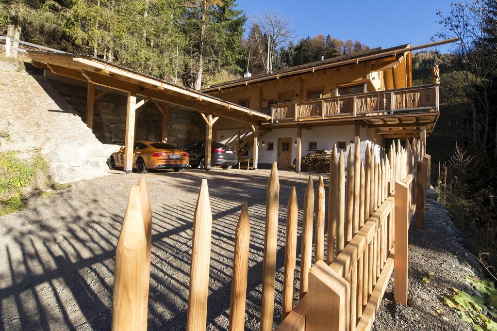 Wuidererhuettn, Charlet In Alleinlage Mit Freistehendem Saunahaus Großkirchheim Exterior foto